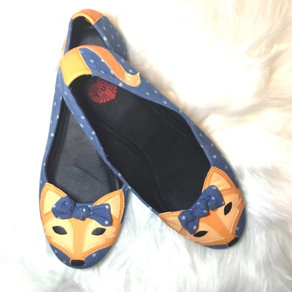 Modcloth Shoes - ⬇️{Modcloth} Tuk Chambray Fox Flats